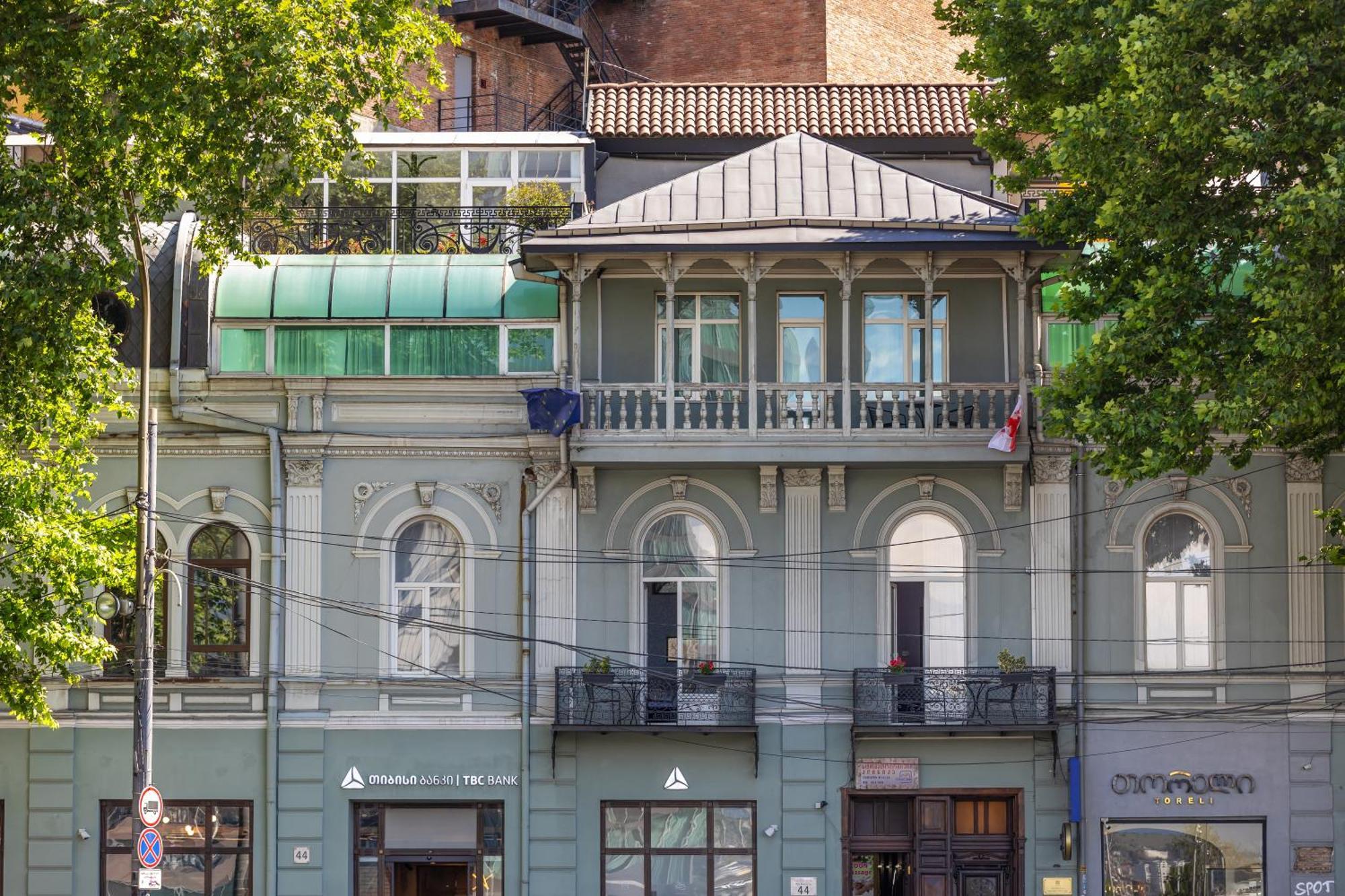 Hotel Bella Casa Tbilisi Bagian luar foto