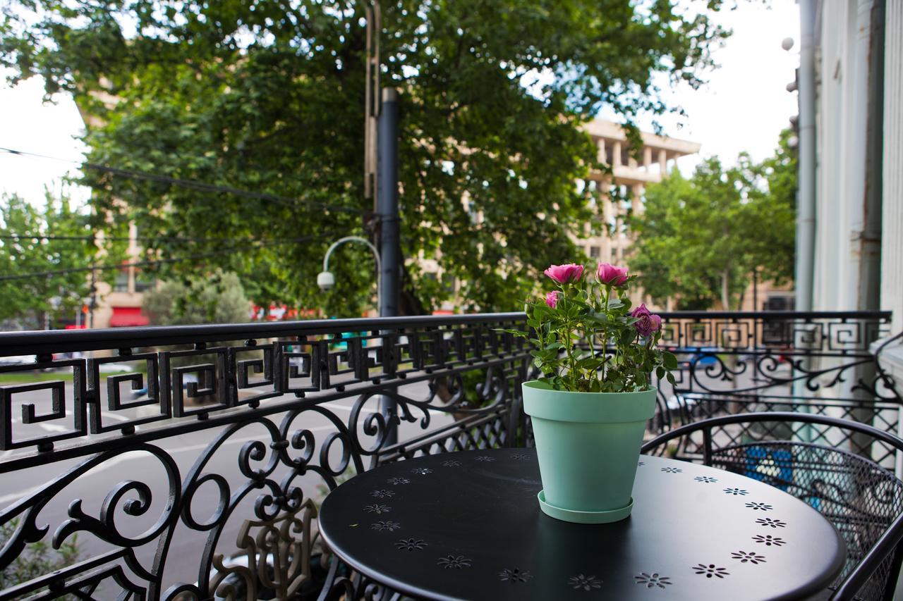 Hotel Bella Casa Tbilisi Bagian luar foto